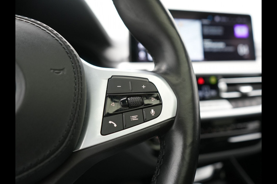 BMW iX3 M Sport 80 kWh 286pk Dealer O.H. | Trekhaak Af Fabriek | Panodak | Head Up | Adaptive Cruise | 360 Camera | Adaptief Onderstel | Harman / Kardon | Lederen Sportstoelen Memory & Verwarmd | Keyless | Blis | Apple Carplay | Sfeerverlichting | Navigatie | DAB | 20"L.M |