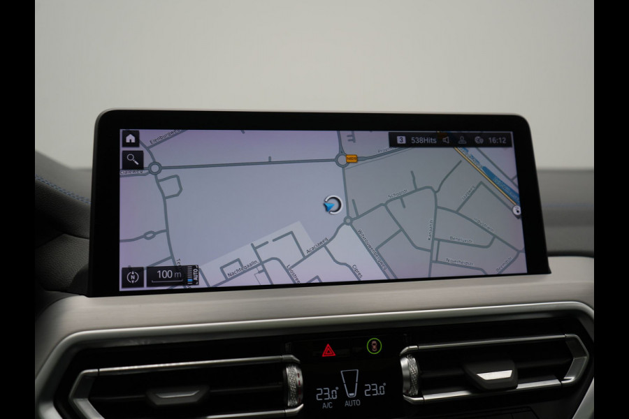 BMW iX3 M Sport 80 kWh 286pk Dealer O.H. | Trekhaak Af Fabriek | Panodak | Head Up | Adaptive Cruise | 360 Camera | Adaptief Onderstel | Harman / Kardon | Lederen Sportstoelen Memory & Verwarmd | Keyless | Blis | Apple Carplay | Sfeerverlichting | Navigatie | DAB | 20"L.M |