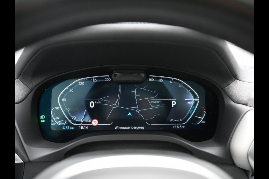 BMW iX3 M Sport 80 kWh 286pk Dealer O.H. | Trekhaak Af Fabriek | Panodak | Head Up | Adaptive Cruise | 360 Camera | Adaptief Onderstel | Harman / Kardon | Lederen Sportstoelen Memory & Verwarmd | Keyless | Blis | Apple Carplay | Sfeerverlichting | Navigatie | DAB | 20"L.M |
