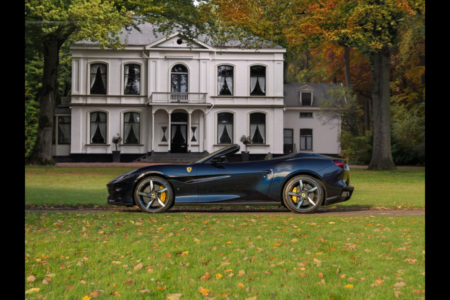 Ferrari Portofino M 3.9 V8 | VERWACHT | Blu America! | Pass. display | Veel alcantara! | Carbon interieur