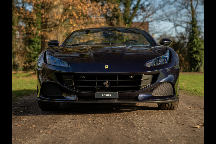 Ferrari Portofino M 3.9 V8 | VERWACHT | Blu America! | Pass. display | Veel alcantara! | Carbon interieur