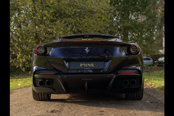 Ferrari Portofino M 3.9 V8 | VERWACHT | Blu America! | Pass. display | Veel alcantara! | Carbon interieur