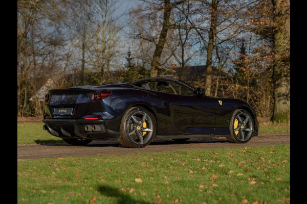 Ferrari Portofino M 3.9 V8 | VERWACHT | Blu America! | Pass. display | Veel alcantara! | Carbon interieur