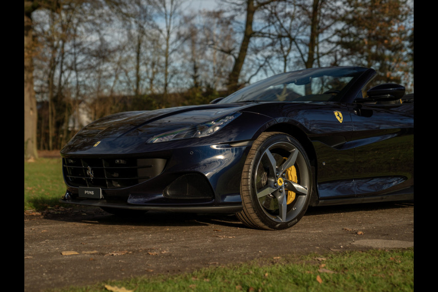 Ferrari Portofino M 3.9 V8 | VERWACHT | Blu America! | Pass. display | Veel alcantara! | Carbon interieur