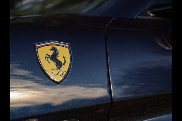 Ferrari Portofino M 3.9 V8 | VERWACHT | Blu America! | Pass. display | Veel alcantara! | Carbon interieur