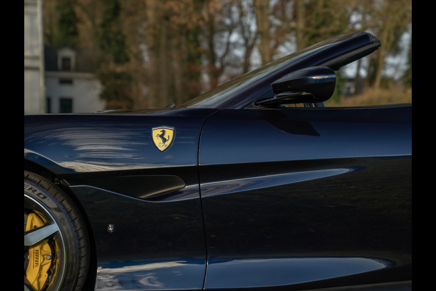 Ferrari Portofino M 3.9 V8 | VERWACHT | Blu America! | Pass. display | Veel alcantara! | Carbon interieur
