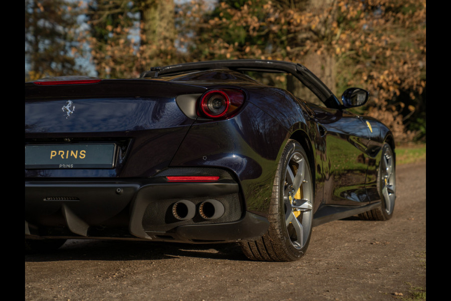 Ferrari Portofino M 3.9 V8 | VERWACHT | Blu America! | Pass. display | Veel alcantara! | Carbon interieur