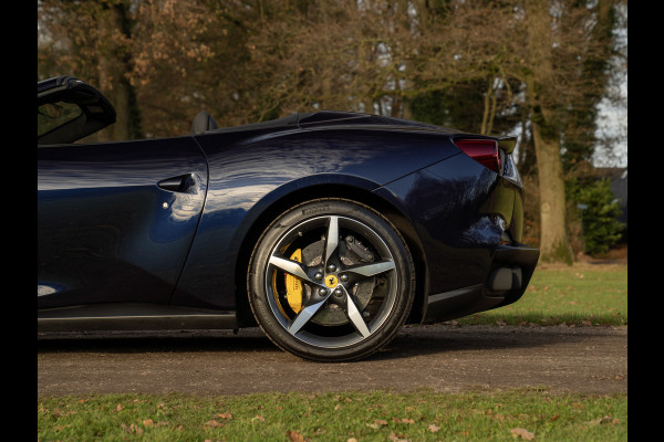 Ferrari Portofino M 3.9 V8 | VERWACHT | Blu America! | Pass. display | Veel alcantara! | Carbon interieur