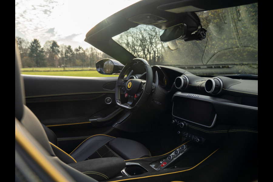 Ferrari Portofino M 3.9 V8 | VERWACHT | Blu America! | Pass. display | Veel alcantara! | Carbon interieur
