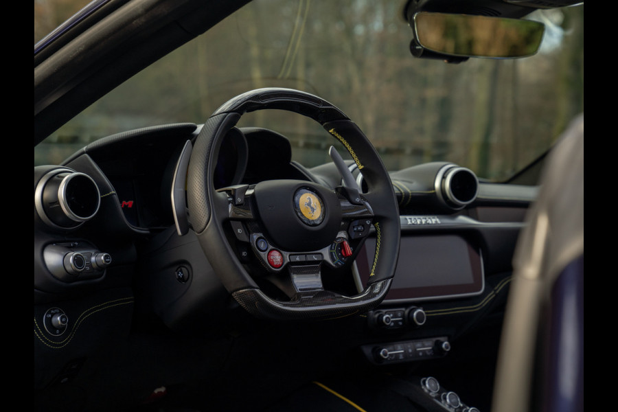 Ferrari Portofino M 3.9 V8 | VERWACHT | Blu America! | Pass. display | Veel alcantara! | Carbon interieur
