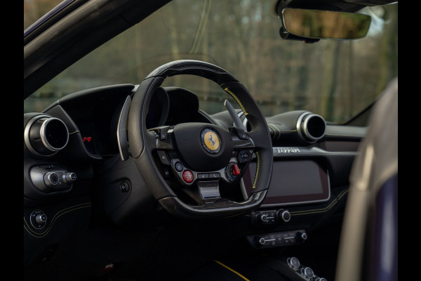 Ferrari Portofino M 3.9 V8 | VERWACHT | Blu America! | Pass. display | Veel alcantara! | Carbon interieur