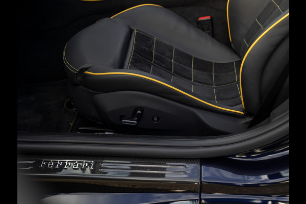 Ferrari Portofino M 3.9 V8 | VERWACHT | Blu America! | Pass. display | Veel alcantara! | Carbon interieur