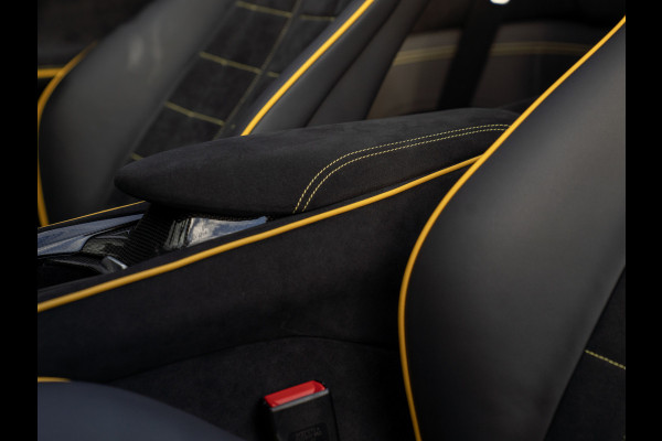 Ferrari Portofino M 3.9 V8 | VERWACHT | Blu America! | Pass. display | Veel alcantara! | Carbon interieur