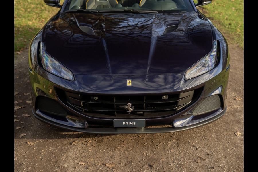 Ferrari Portofino M 3.9 V8 | VERWACHT | Blu America! | Pass. display | Veel alcantara! | Carbon interieur