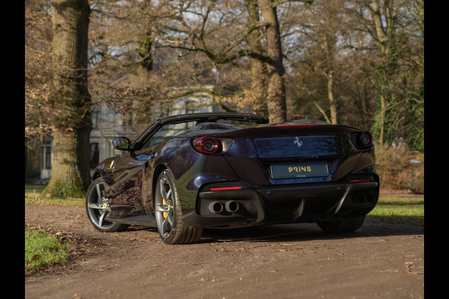 Ferrari Portofino M 3.9 V8 | VERWACHT | Blu America! | Pass. display | Veel alcantara! | Carbon interieur