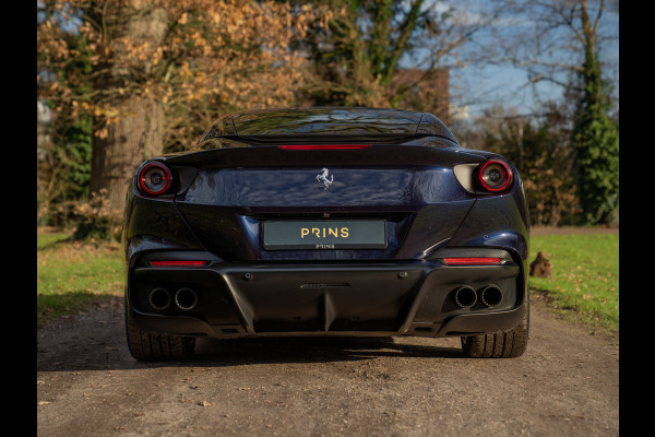 Ferrari Portofino M 3.9 V8 | VERWACHT | Blu America! | Pass. display | Veel alcantara! | Carbon interieur
