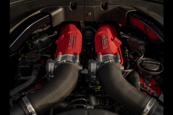 Ferrari Portofino M 3.9 V8 | VERWACHT | Blu America! | Pass. display | Veel alcantara! | Carbon interieur
