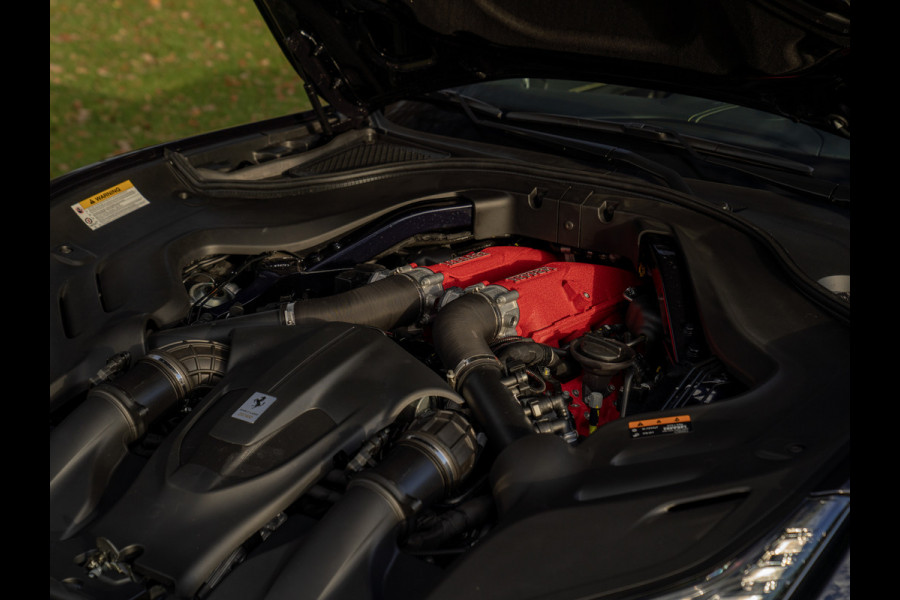 Ferrari Portofino M 3.9 V8 | VERWACHT | Blu America! | Pass. display | Veel alcantara! | Carbon interieur