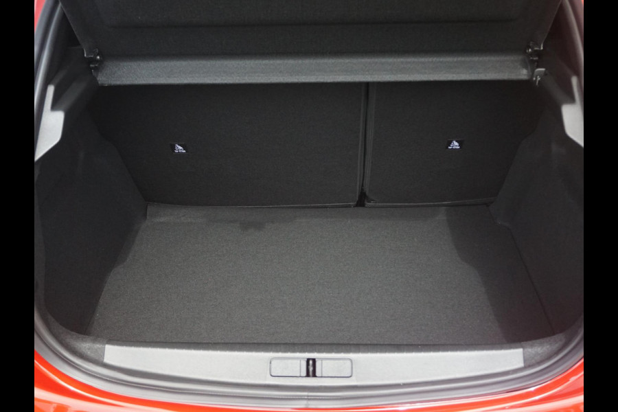 Peugeot 208 1.2 Hybrid 145 e-DCS6 GT Winterpakket