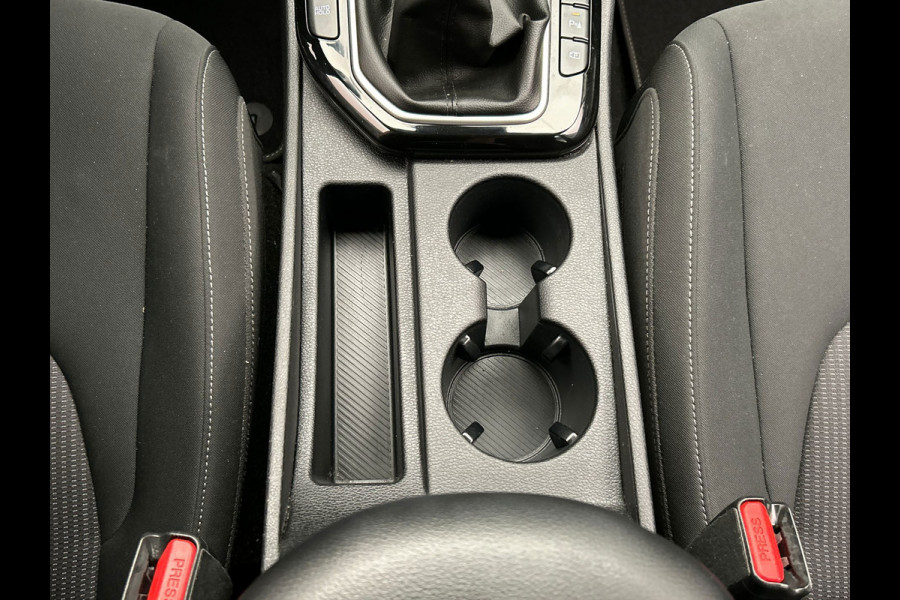 Kia Sportage 1.6 T-GDi MHEV DynamicLine | Carplay | Lane Assist | Camera | Navigatie | Climate/Control |