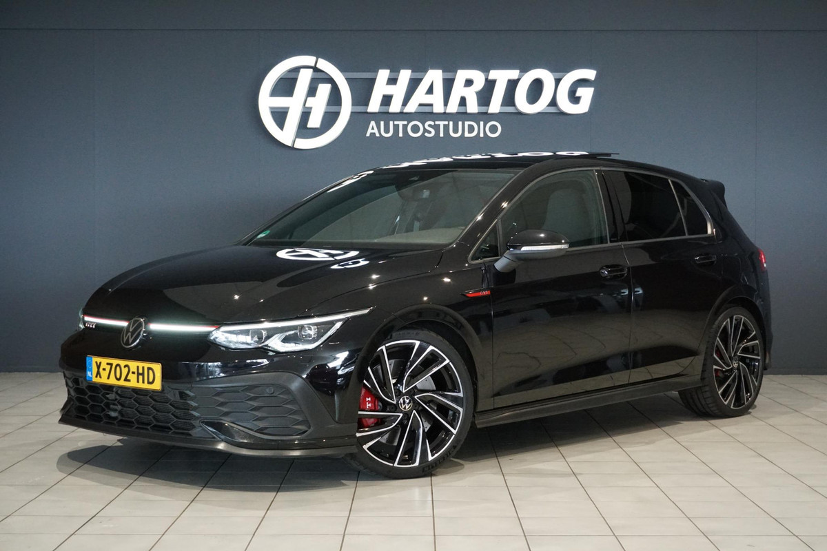 Volkswagen Golf 2.0 TSI GTI Clubsport 300PK + PANORAMADAK / IQ LIGHT / STUURVERWARMING / 19"