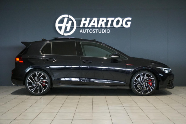 Volkswagen Golf 2.0 TSI GTI Clubsport 300PK + PANORAMADAK / IQ LIGHT / STUURVERWARMING / 19"