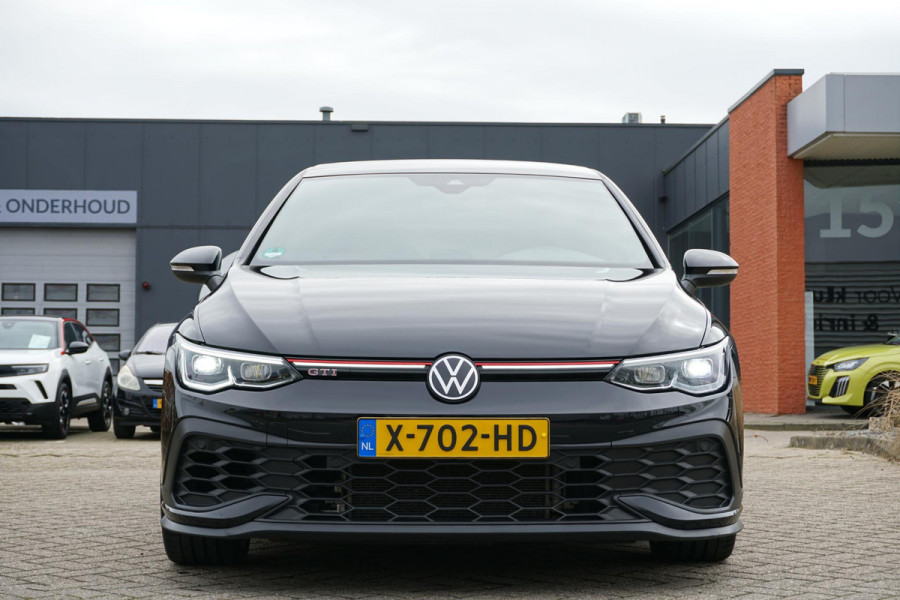 Volkswagen Golf 2.0 TSI GTI Clubsport 300PK + PANORAMADAK / IQ LIGHT / STUURVERWARMING / 19"