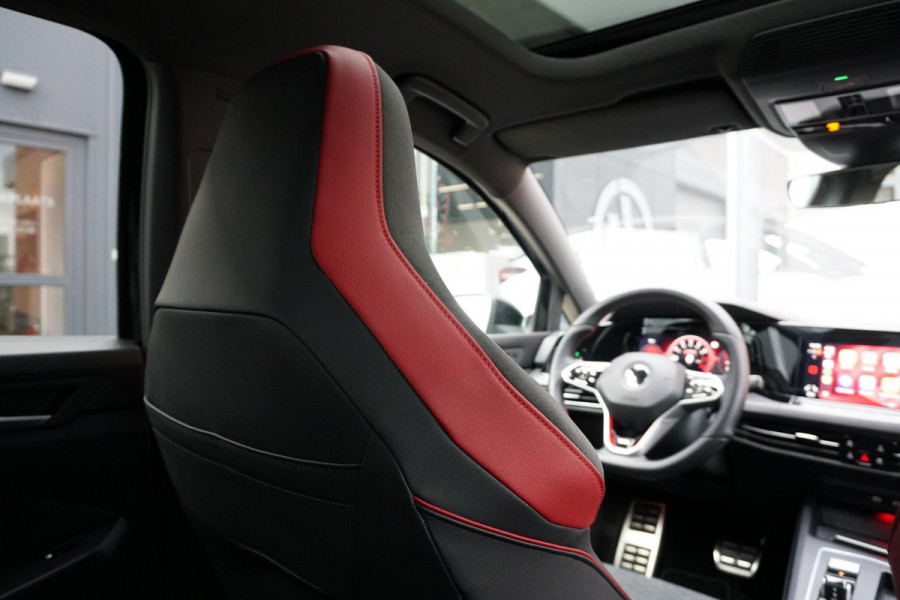 Volkswagen Golf 2.0 TSI GTI Clubsport 300PK + PANORAMADAK / IQ LIGHT / STUURVERWARMING / 19"