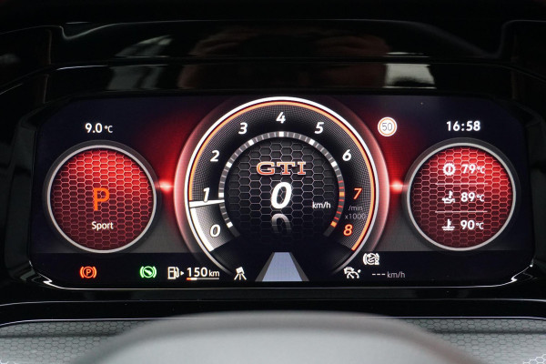 Volkswagen Golf 2.0 TSI GTI Clubsport 300PK + PANORAMADAK / IQ LIGHT / STUURVERWARMING / 19"