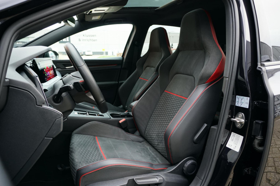 Volkswagen Golf 2.0 TSI GTI Clubsport 300PK + PANORAMADAK / IQ LIGHT / STUURVERWARMING / 19"
