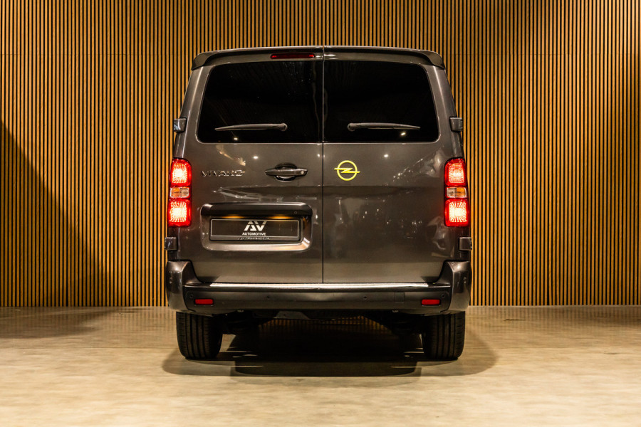 Opel Vivaro 2.0 CDTI L3H1 DC Irmscher Sport | Bi-Xenon | Head-Up | Camera | Navigatie | Lederen bekleding | Stoelverwarming | F1 Flippers | Dodehoek detector | ACC | Nieuwe APK | Orig. NL Auto