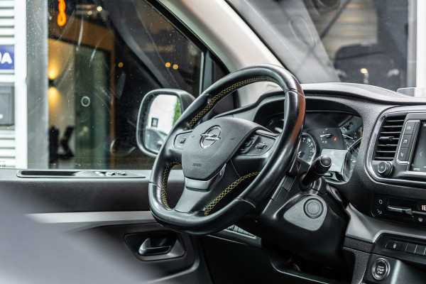 Opel Vivaro 2.0 CDTI L3H1 DC Irmscher Sport | Bi-Xenon | Head-Up | Camera | Navigatie | Lederen bekleding | Stoelverwarming | F1 Flippers | Dodehoek detector | ACC | Nieuwe APK | Orig. NL Auto