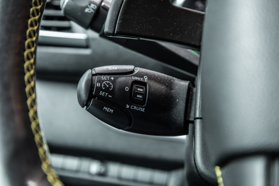 Opel Vivaro 2.0 CDTI L3H1 DC Irmscher Sport | Bi-Xenon | Head-Up | Camera | Navigatie | Lederen bekleding | Stoelverwarming | F1 Flippers | Dodehoek detector | ACC | Nieuwe APK | Orig. NL Auto