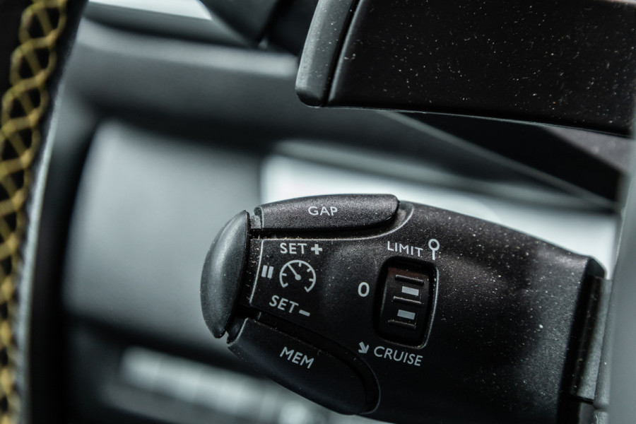 Opel Vivaro 2.0 CDTI L3H1 DC Irmscher Sport | Bi-Xenon | Head-Up | Camera | Navigatie | Lederen bekleding | Stoelverwarming | F1 Flippers | Dodehoek detector | ACC | Nieuwe APK | Orig. NL Auto