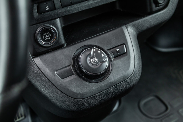 Opel Vivaro 2.0 CDTI L3H1 DC Irmscher Sport | Bi-Xenon | Head-Up | Camera | Navigatie | Lederen bekleding | Stoelverwarming | F1 Flippers | Dodehoek detector | ACC | Nieuwe APK | Orig. NL Auto