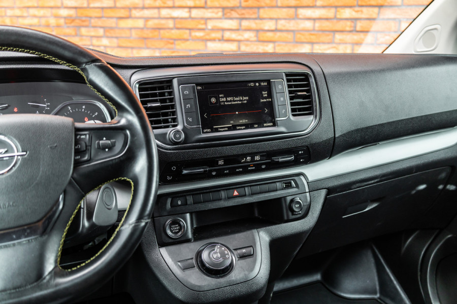 Opel Vivaro 2.0 CDTI L3H1 DC Irmscher Sport | Bi-Xenon | Head-Up | Camera | Navigatie | Lederen bekleding | Stoelverwarming | F1 Flippers | Dodehoek detector | ACC | Nieuwe APK | Orig. NL Auto
