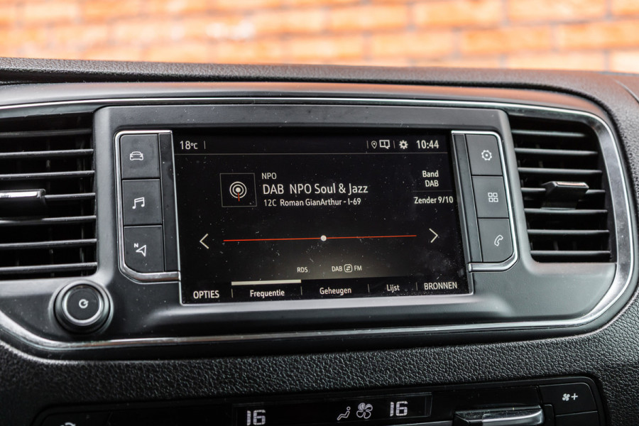 Opel Vivaro 2.0 CDTI L3H1 DC Irmscher Sport | Bi-Xenon | Head-Up | Camera | Navigatie | Lederen bekleding | Stoelverwarming | F1 Flippers | Dodehoek detector | ACC | Nieuwe APK | Orig. NL Auto
