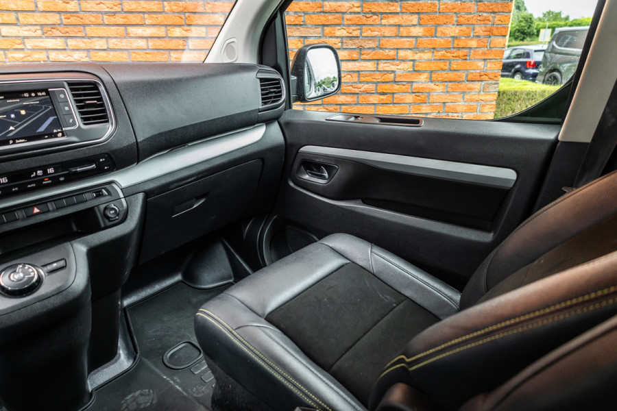 Opel Vivaro 2.0 CDTI L3H1 DC Irmscher Sport | Bi-Xenon | Head-Up | Camera | Navigatie | Lederen bekleding | Stoelverwarming | F1 Flippers | Dodehoek detector | ACC | Nieuwe APK | Orig. NL Auto