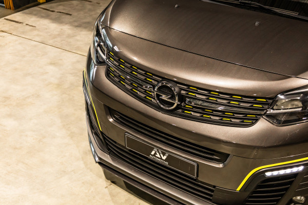 Opel Vivaro 2.0 CDTI L3H1 DC Irmscher Sport | Bi-Xenon | Head-Up | Camera | Navigatie | Lederen bekleding | Stoelverwarming | F1 Flippers | Dodehoek detector | ACC | Nieuwe APK | Orig. NL Auto