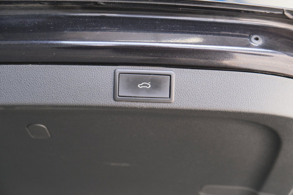 Škoda Octavia Combi 1.0 e-TSI Business Edition Automaat - N.A.P. Airco, Cruise, Navi, Camera, PDC, Trekhaak.