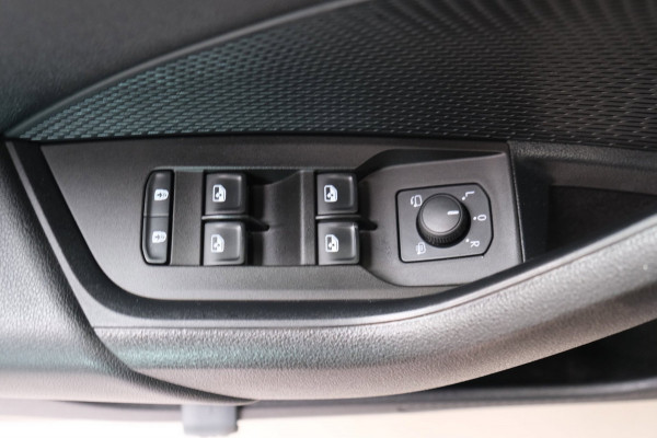 Škoda Octavia Combi 1.0 e-TSI Business Edition Automaat - N.A.P. Airco, Cruise, Navi, Camera, PDC, Trekhaak.