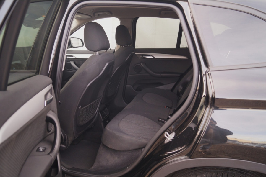 BMW X1 xDrive25e Executive -NAVI-ECC-HUD-CAM-PDC-