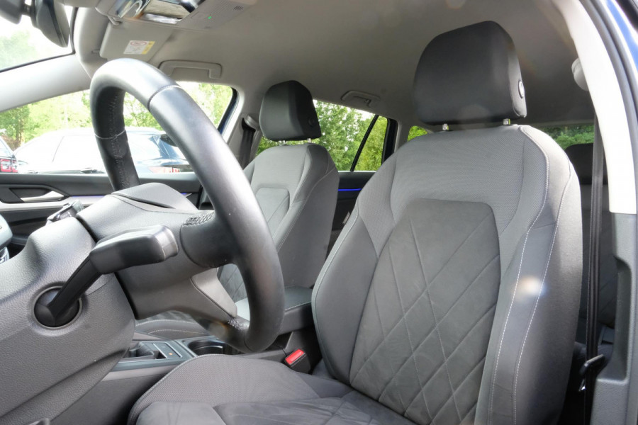 Volkswagen Golf Variant 1.0 TSI Life Business | Adaptieve Cruise | Trekhaak | CarPlay | Stoelverwarming | Elektr. Stoel | Camera |