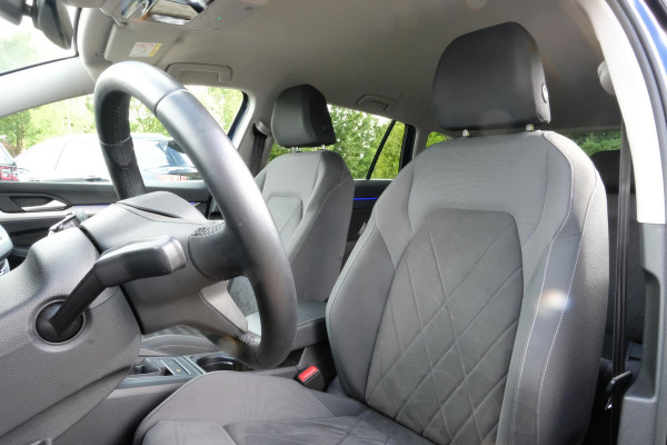 Volkswagen Golf Variant 1.0 TSI Life Business | Adaptieve Cruise | Trekhaak | CarPlay | Stoelverwarming | Elektr. Stoel | Camera |