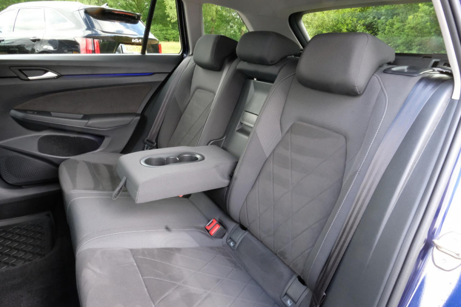 Volkswagen Golf Variant 1.0 TSI Life Business | Adaptieve Cruise | Trekhaak | CarPlay | Stoelverwarming | Elektr. Stoel | Camera |