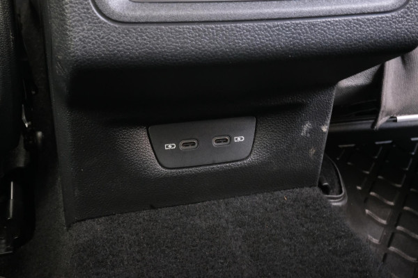 Volkswagen Golf Variant 1.0 TSI Life Business | Adaptieve Cruise | Trekhaak | CarPlay | Stoelverwarming | Elektr. Stoel | Camera |