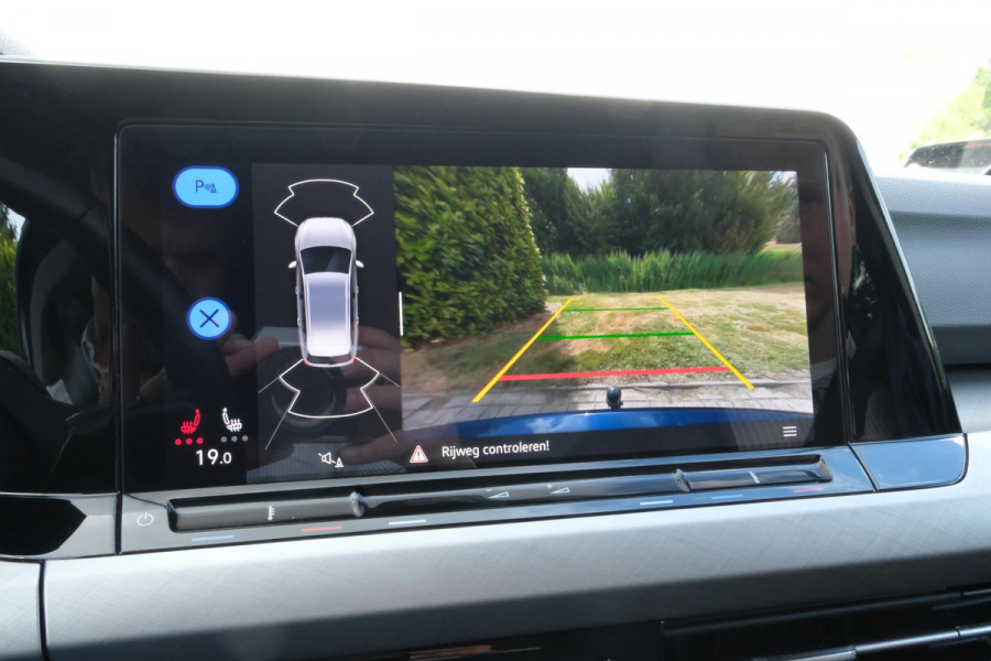 Volkswagen Golf Variant 1.0 TSI Life Business | Adaptieve Cruise | Trekhaak | CarPlay | Stoelverwarming | Elektr. Stoel | Camera |