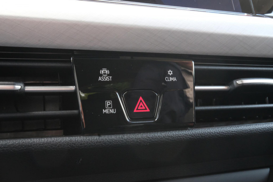 Volkswagen Golf Variant 1.0 TSI Life Business | Adaptieve Cruise | Trekhaak | CarPlay | Stoelverwarming | Elektr. Stoel | Camera |