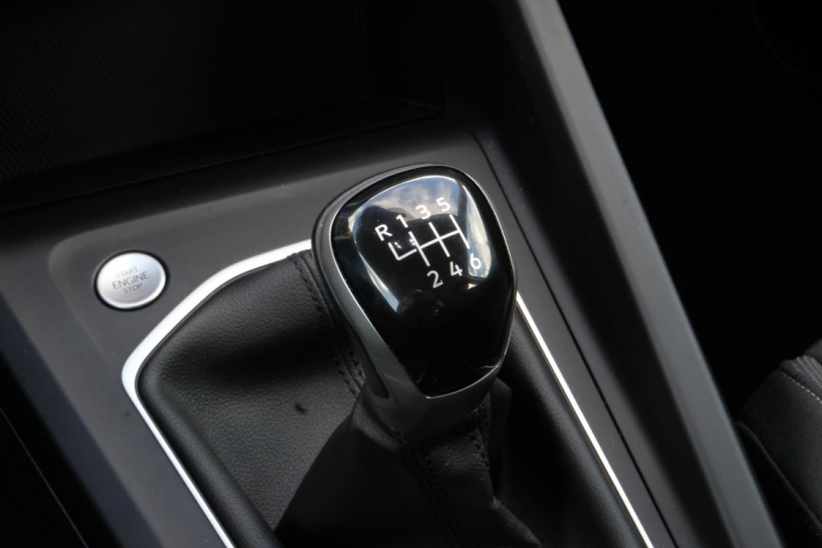 Volkswagen Golf Variant 1.0 TSI Life Business | Adaptieve Cruise | Trekhaak | CarPlay | Stoelverwarming | Elektr. Stoel | Camera |