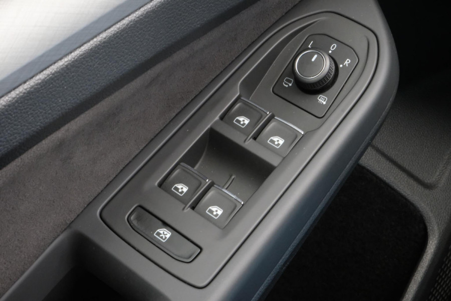 Volkswagen Golf Variant 1.0 TSI Life Business | Adaptieve Cruise | Trekhaak | CarPlay | Stoelverwarming | Elektr. Stoel | Camera |